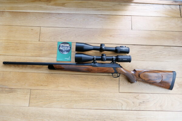 Sauer 202 HATARI Nussbaumschaft HK 4-5 in 300 Win. Magnum im Basicpaket mit Swarovski Z 8i
